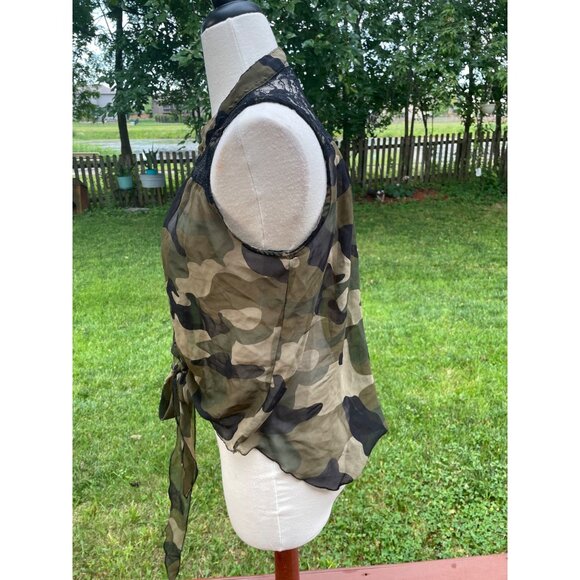 Camouflage Sleeveless Button Front Tie Top W/ Lace Accent Size 16 By Brooke - Picture 4 of 10